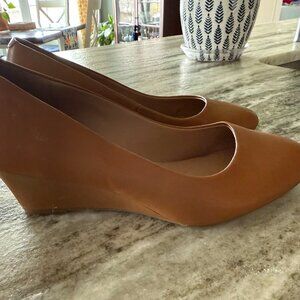 Women's Aerosoles Iris Wedge Pump in tan